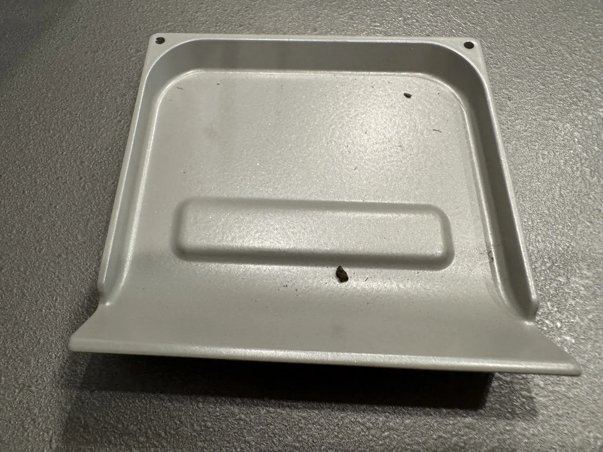サイクロンフードⅢの小さい油受けパーツ。食洗機で洗える